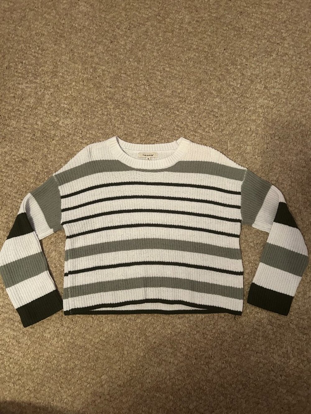 Francesca's Women's White and Green Sweater